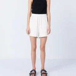 Leveté Room shorts - NAJA 8 L100