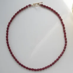 Stine A halskæde - 2061 Love Drop burgundy